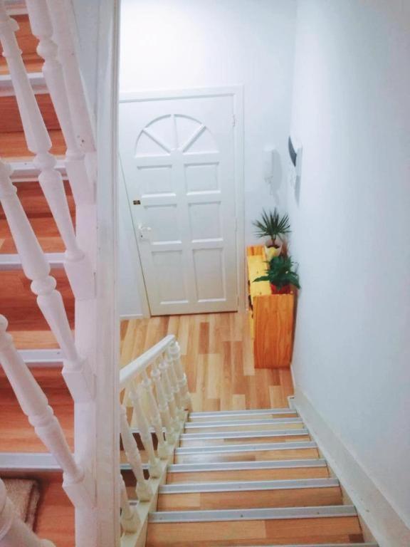 Cozy Rooms With Share The Bathroom And Kitchen Bruxelles Exterior foto