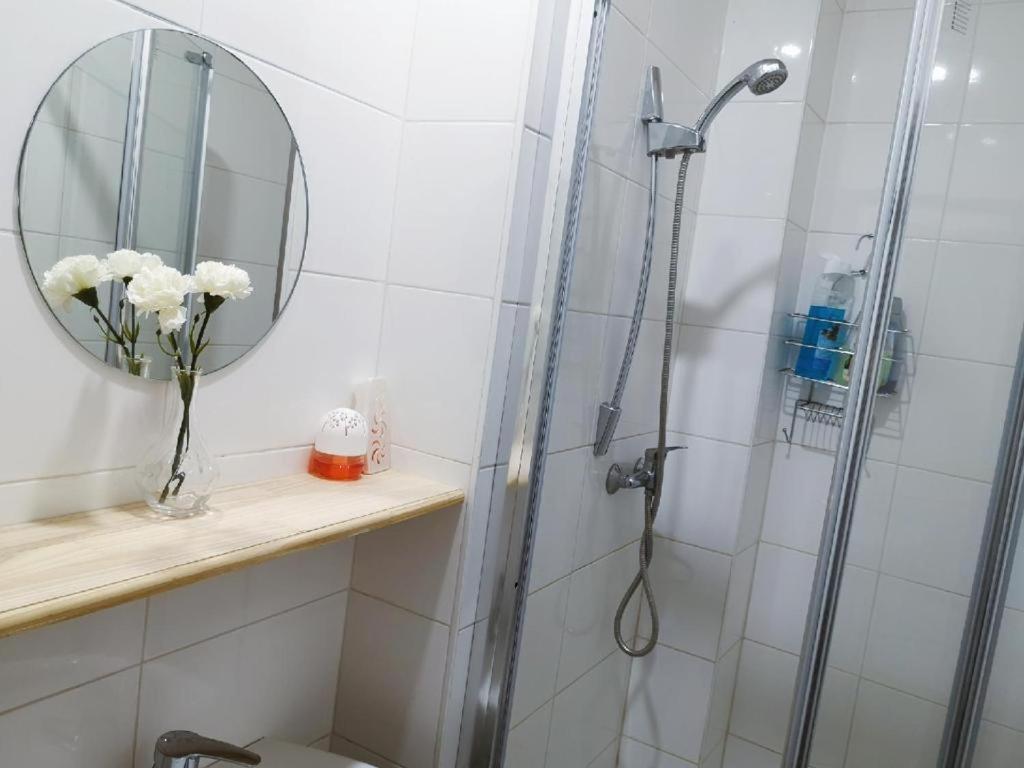Cozy Rooms With Share The Bathroom And Kitchen Bruxelles Exterior foto